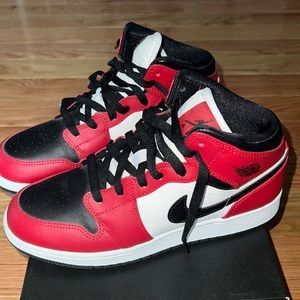 Air Jordan 1 Mid (GS)
